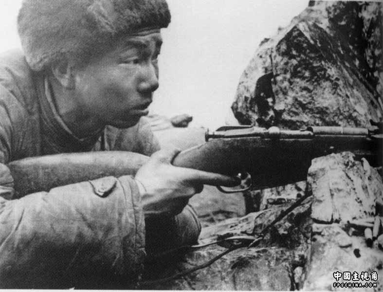 著名泠枪手张桃芳，在32天里，用436发子弹击死击伤214个敌人.jpg