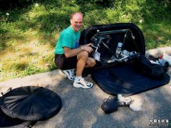 001_Fred_assembling_bikes[1].jpg