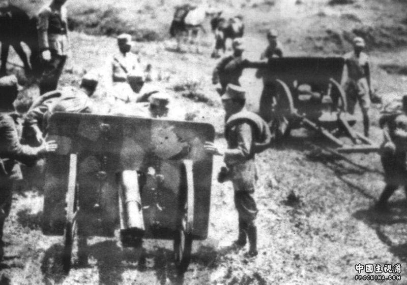 参加八一三淞沪会战的中央军校教导总队装备的仿41式的汉十年式山炮.jpg